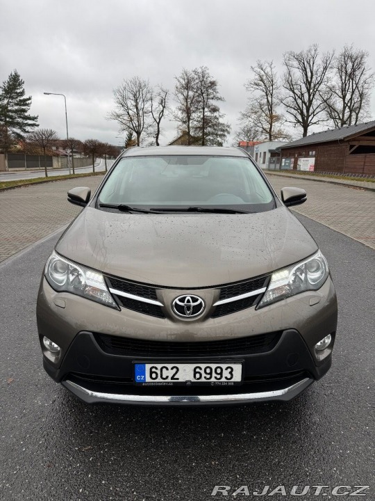Toyota RAV4 2,2   D 110kW 4x4 ČR PŮVO 2013
