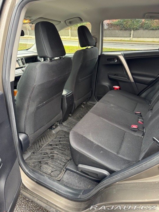 Toyota RAV4 2,2   D 110kW 4x4 ČR PŮVO 2013