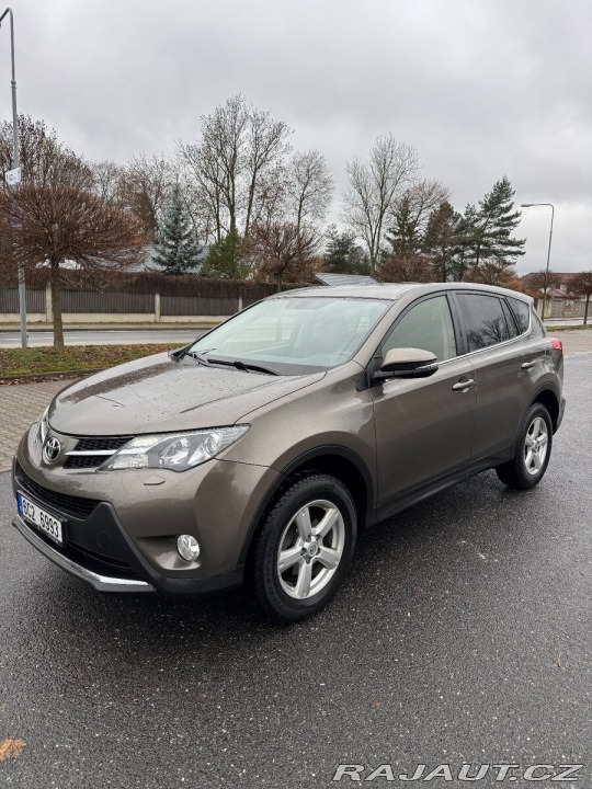 Toyota RAV4 2,2   D 110kW 4x4 ČR PŮVO 2013