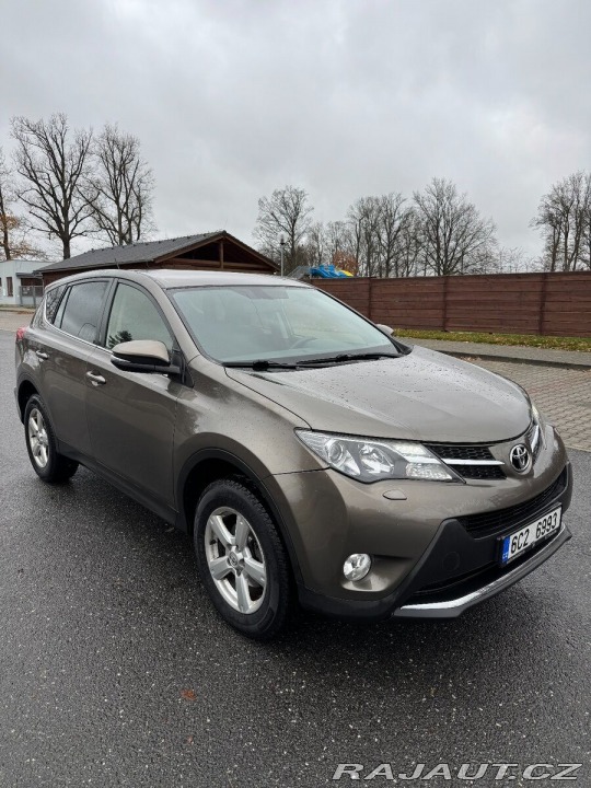 Toyota RAV4 2,2   D 110kW 4x4 ČR PŮVO 2013