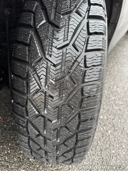 Toyota RAV4 2,2   D 110kW 4x4 ČR PŮVO 2013