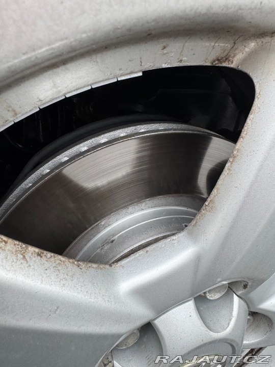 Toyota RAV4 2,2   D 110kW 4x4 ČR PŮVO 2013