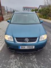 Volkswagen Touran 2,0 Sedmimístný +Tažné