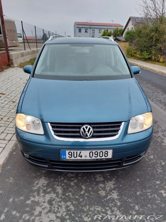 Volkswagen Touran 2,0 Sedmimístný +Tažné 2005