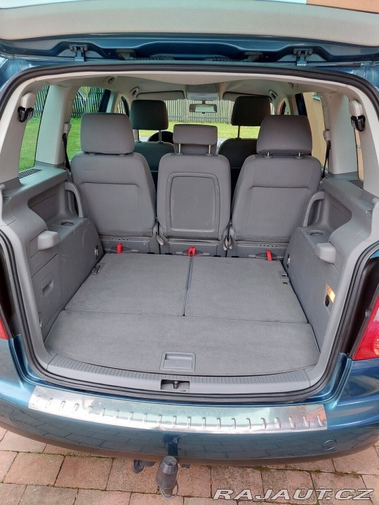 Volkswagen Touran 2,0 Sedmimístný +Tažné 2005