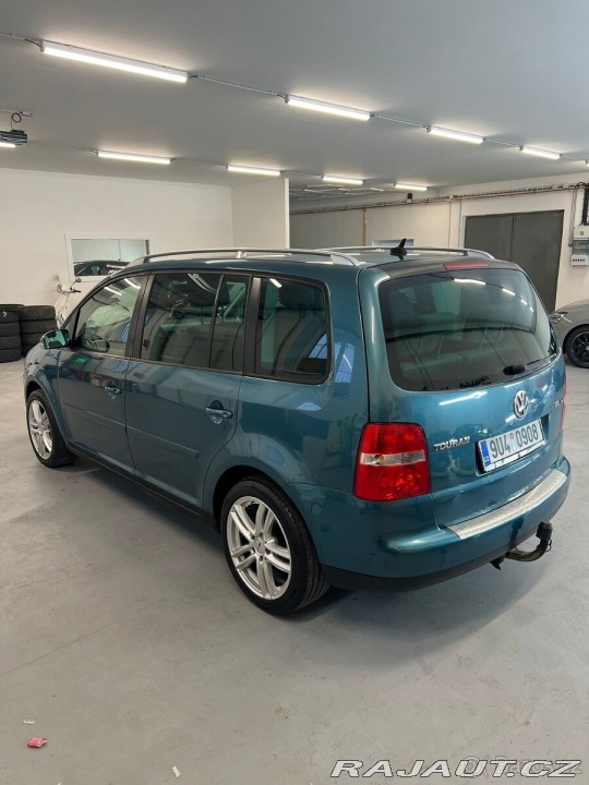 Volkswagen Touran 2,0 Sedmimístný +Tažné 2005