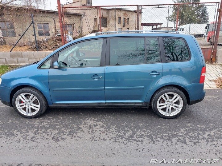 Volkswagen Touran 2,0 Sedmimístný +Tažné 2005