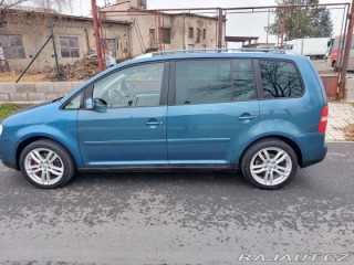 Volkswagen Touran 2,0 Sedmimístný +Tažné 2005