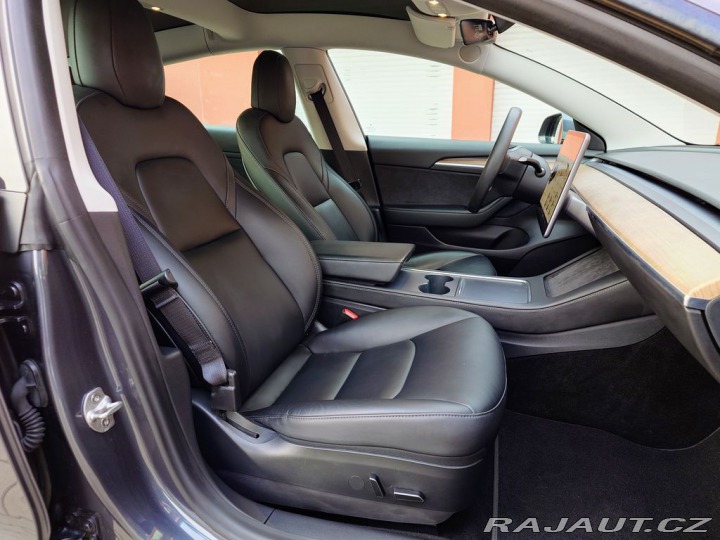 Tesla Model 3 Std.rangePlus 239 kW REZE 2021