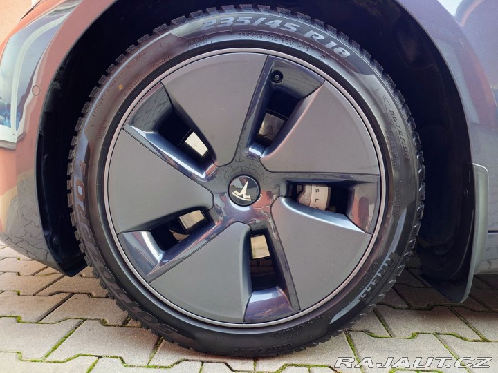 Tesla Model 3 Std.rangePlus 239 kW REZE 2021