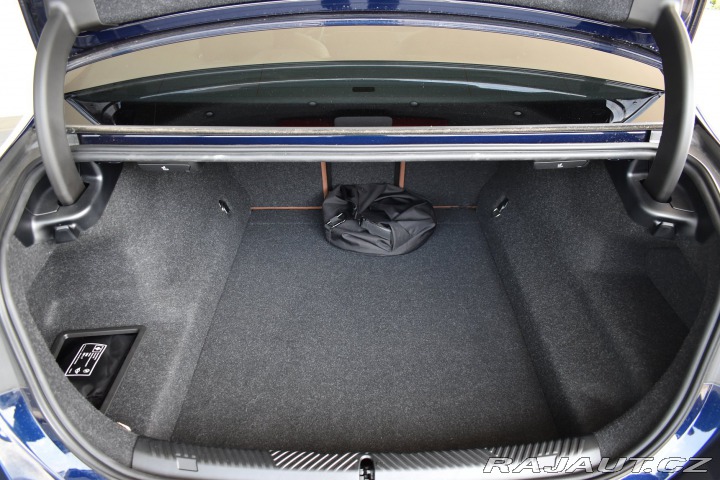 BMW 5 550e xDrive 2025