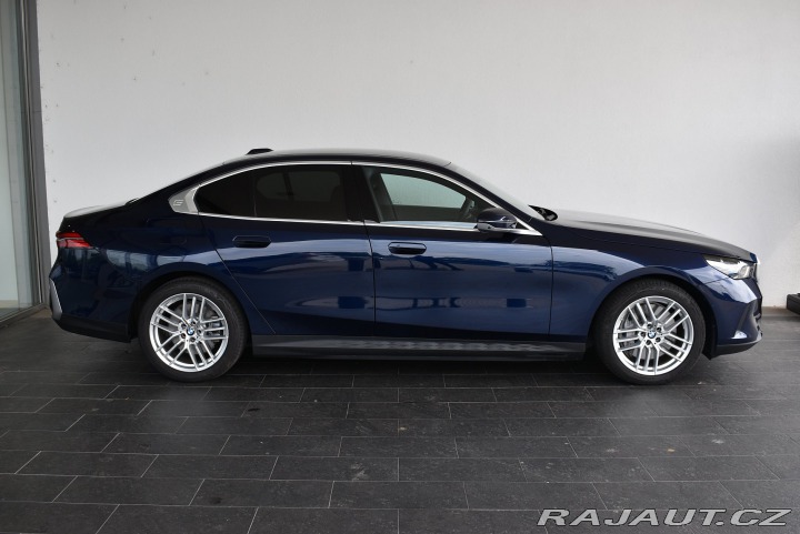 BMW 5 550e xDrive 2025