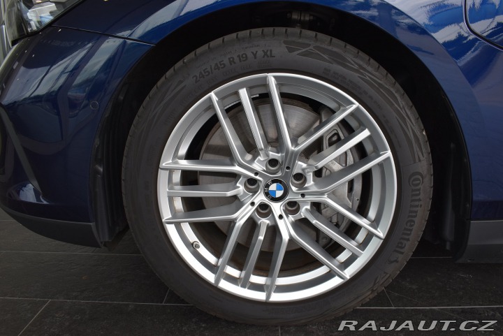 BMW 5 550e xDrive 2025