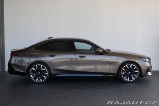 BMW 5 550e xDrive 2024