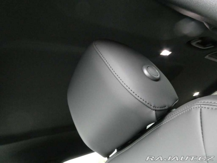 Land Rover Defender 110 3,0 S D200 2025