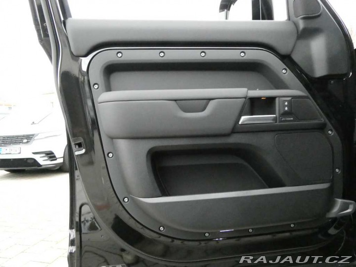 Land Rover Defender 110 3,0 S D200 2025