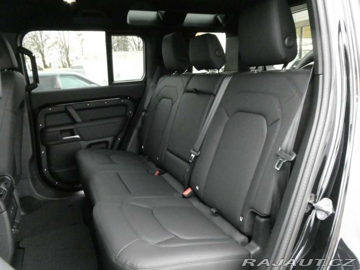 Land Rover Defender 110 3,0 S D200 2025