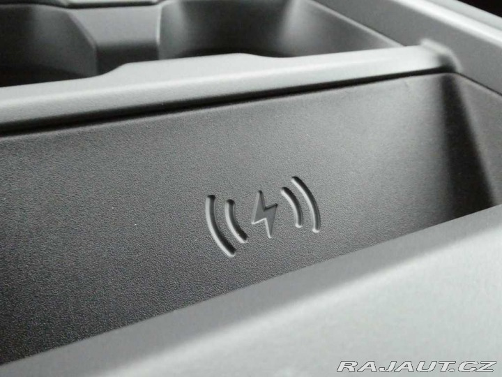 Land Rover Defender 110 3,0 S D200 2025