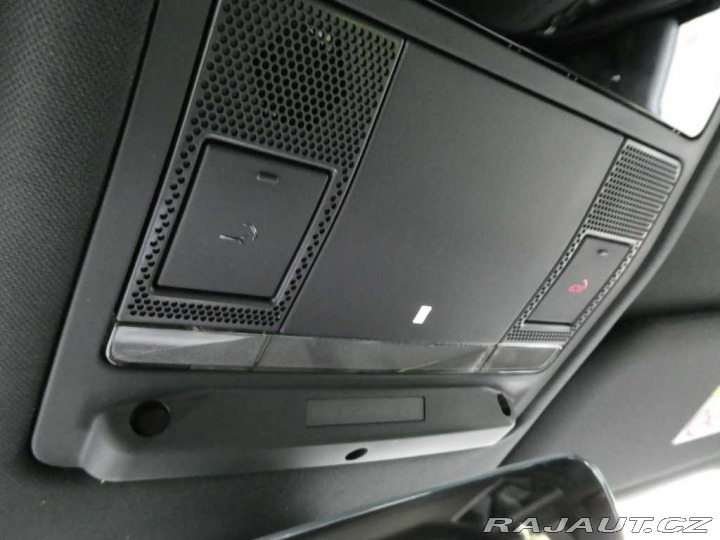 Land Rover Defender 110 3,0 S D200 2025