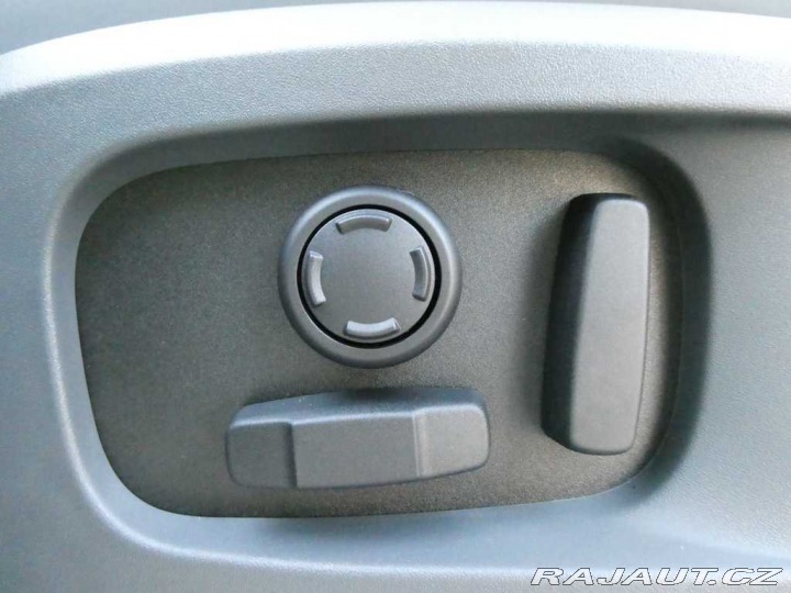 Land Rover Defender 110 3,0 X-Dynamic SE D250 2026