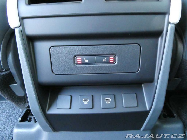 Land Rover Defender 110 3,0 X-Dynamic SE D250 2026