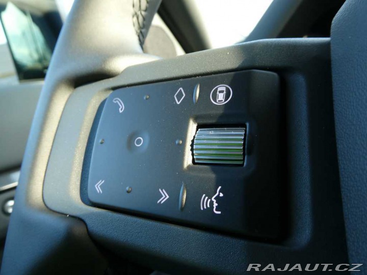 Land Rover Defender 110 3,0 X-Dynamic SE D250 2025