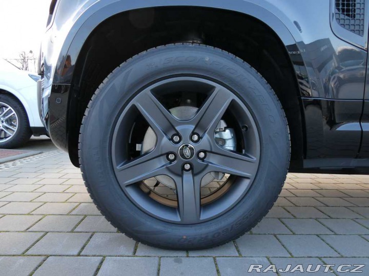 Land Rover Defender 110 3,0 X-Dynamic SE D250 2025