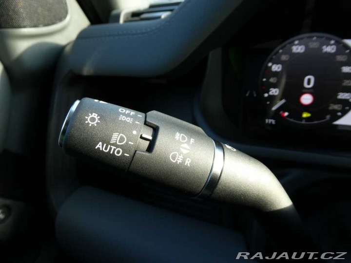 Land Rover Defender 110 3,0 X-Dynamic SE D250 2025