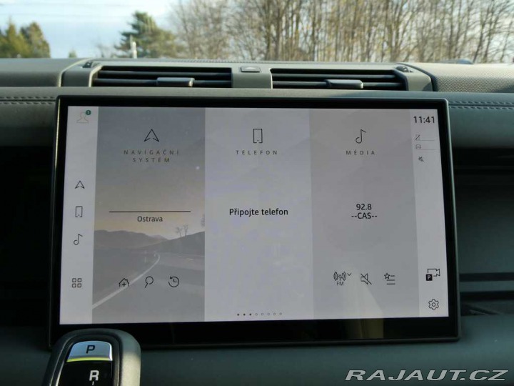 Land Rover Defender 110 3,0 X-Dynamic SE D250 2025