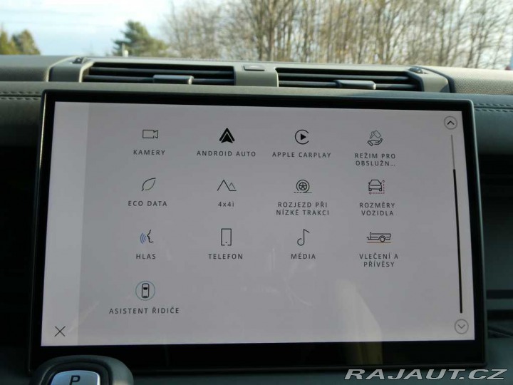 Land Rover Defender 110 3,0 X-Dynamic SE D250 2026