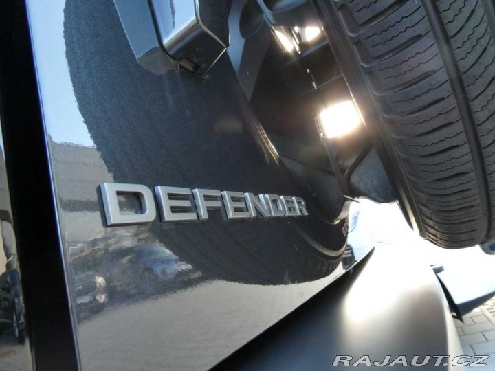 Land Rover Defender 110 3,0 X-Dynamic SE D250 2026