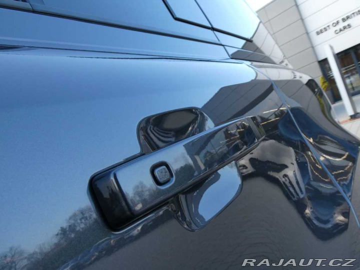 Land Rover Defender 110 3,0 X-Dynamic SE D250 2026