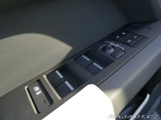 Land Rover Defender 110 3,0 X-Dynamic SE D250 2025