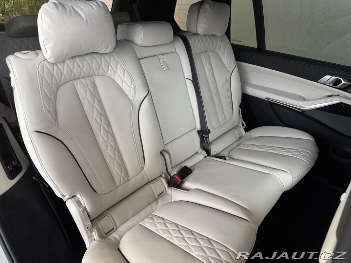 BMW X7 xDrive40i 2025