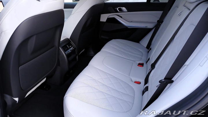 BMW X5 xDrive50e 2025