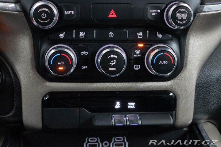 Dodge RAM 1500 5.7 REZERVACE 2022