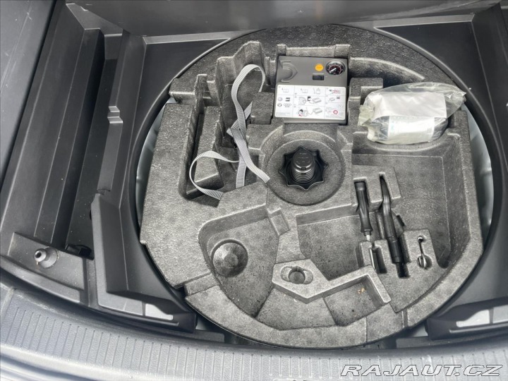 Volkswagen Touran 1,9 TDi 77kw FREESTYLE 2010