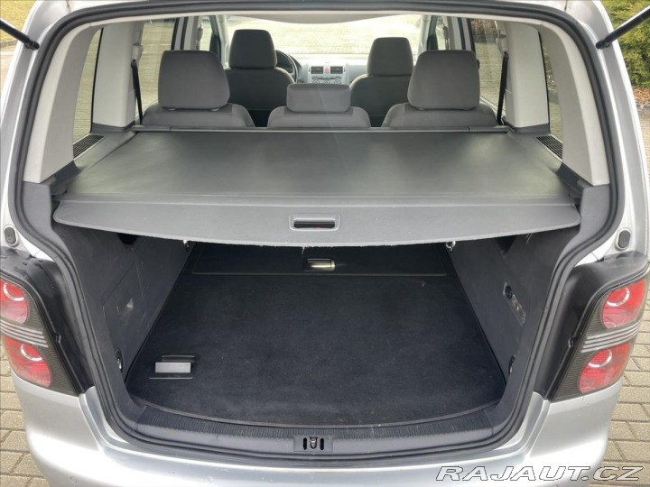 Volkswagen Touran 1,9 TDi 77kw FREESTYLE, K 2010