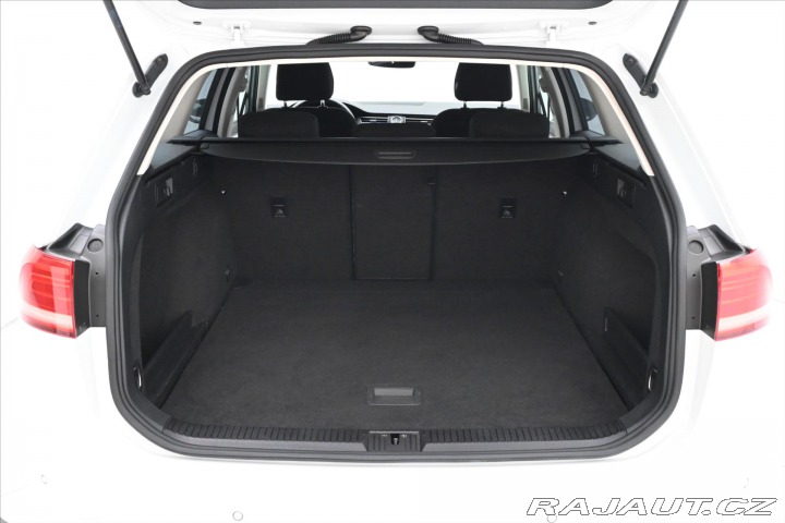 Volkswagen Passat 1,6 TDI 88 kW Navi LED Zá 2018