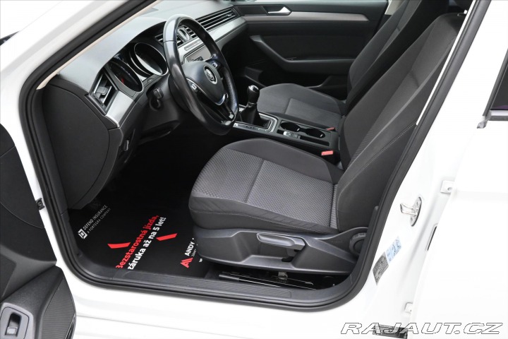 Volkswagen Passat 1,6 TDi 88kW NAVI LED Zár 2018