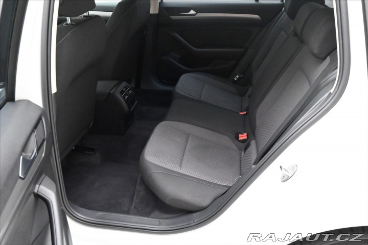 Volkswagen Passat 1,6 TDI 88 kW Navi LED Zá 2018