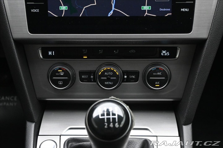 Volkswagen Passat 1,6 TDi 88kW NAVI LED Zár 2018