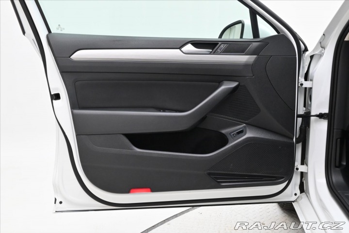 Volkswagen Passat 1,6 TDi 88kW NAVI LED Zár 2018