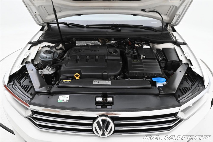 Volkswagen Passat 1,6 TDi 88kW NAVI LED Zár 2018