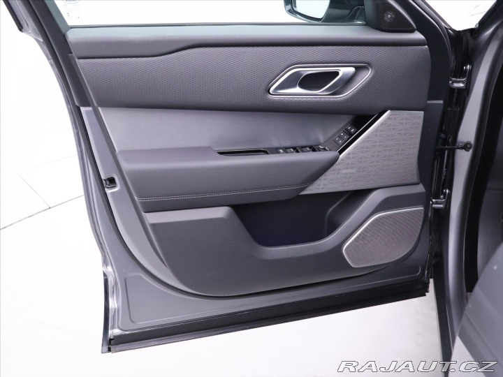 Land Rover Range Rover Velar 3,0 221 kW R-Dynamic SE V 2022