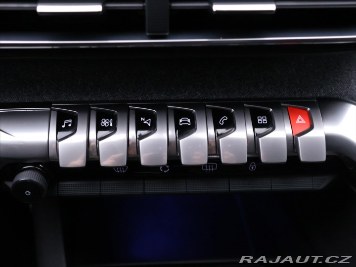 Peugeot 3008 1,2 PureTech 96KW CZ ALLU 2017