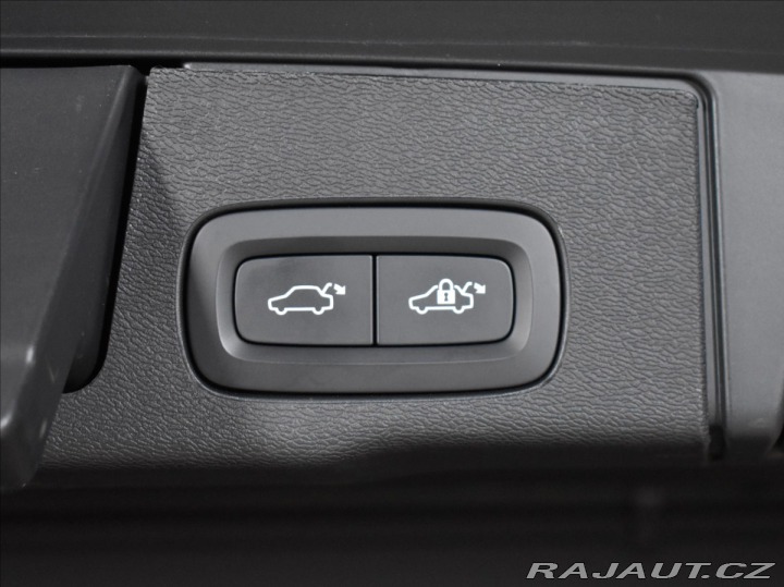 Volvo XC60 2,0 B5 AWD Plus Bezklíč,B 2025