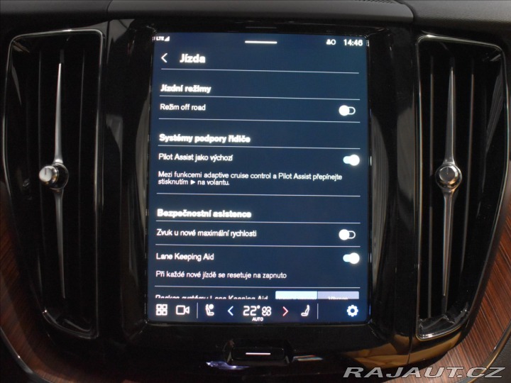 Volvo XC60 2,0 B5 AWD Plus Bezklíč,B 2025