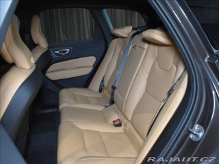 Volvo XC60 2,0 B5 AWD Plus Bezklíč,B 2025
