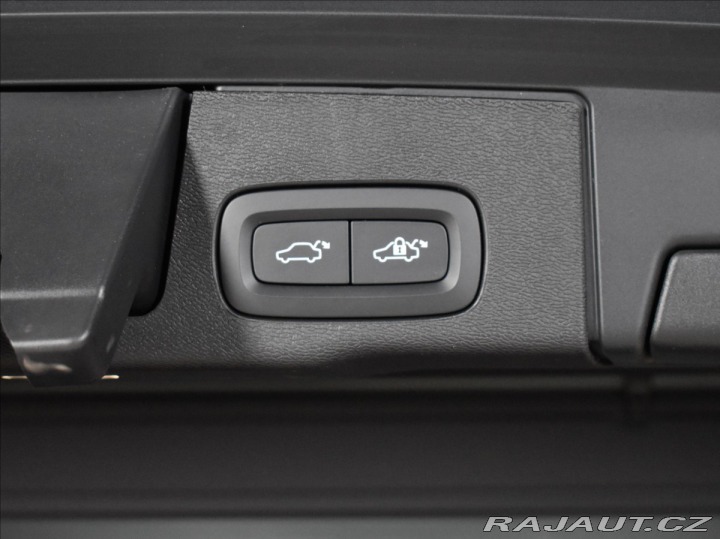 Volvo XC60 2,0 B5 AWD Ultra HEAD UP, 2025